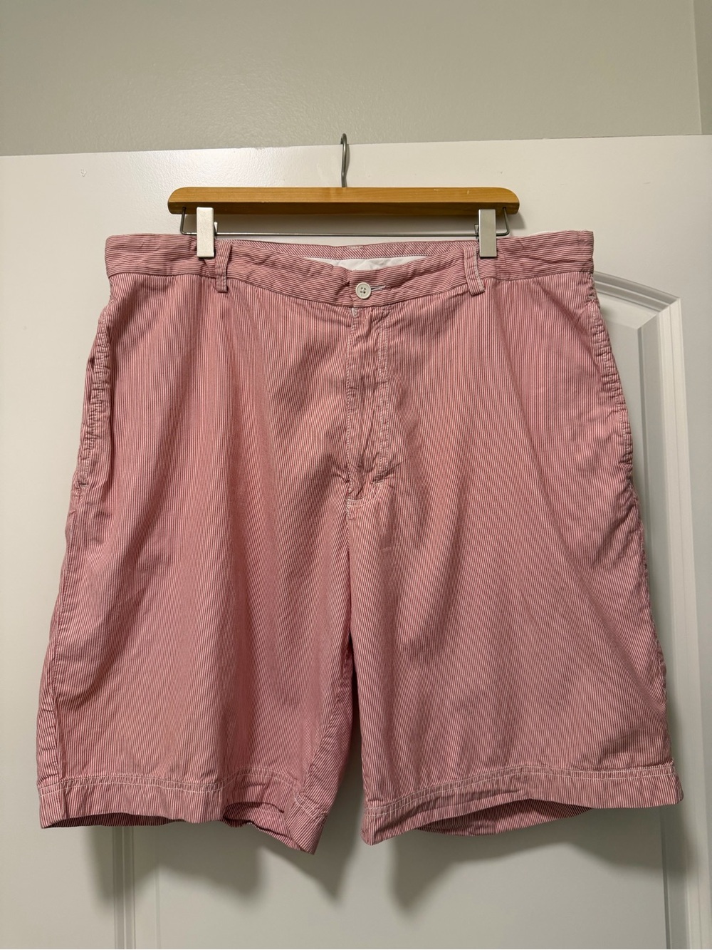 Roundtree & Yorke Men’s Light Pink Corduroy Flat-Front Shorts